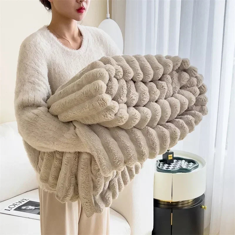 VogueFusion Plüschdecke – Luxuriöser Komfort & ultimative Wärme | Elegante Tagesdecke für Ihr Zuhause
