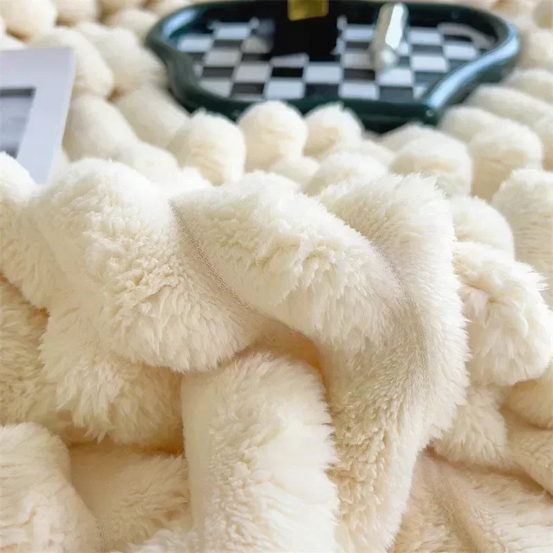 VogueFusion Plüschdecke – Luxuriöser Komfort & ultimative Wärme | Elegante Tagesdecke für Ihr Zuhause