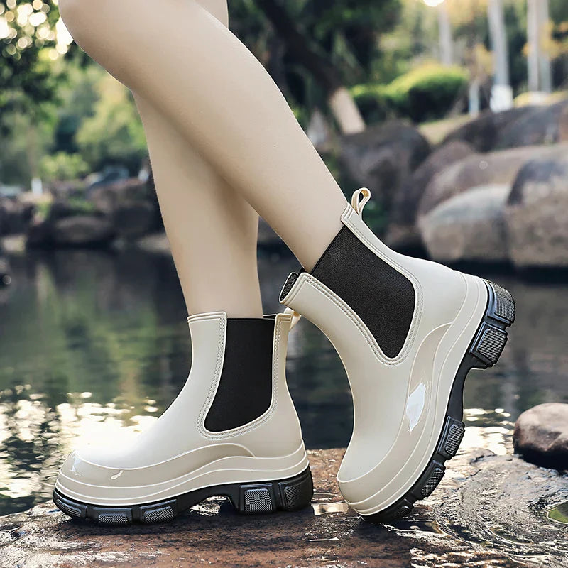 Modische Damen-Regenstiefel: Wasserdichte Chelsea-Boots mit Plateau-Sohle für den Herbst