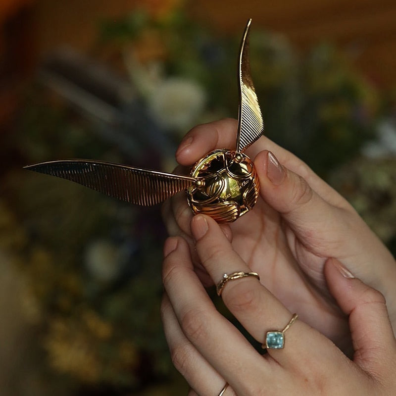 Magischer Goldener Schnatz Ringbox - 18 Karat Vergoldet, Luxuriöses Sammlerstück