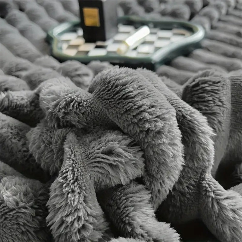 CosmoNest "Cloud Nine" Luxuriöse Kuscheldecke - Seidig Weich und Atmungsaktiv für Jede Jahreszeit