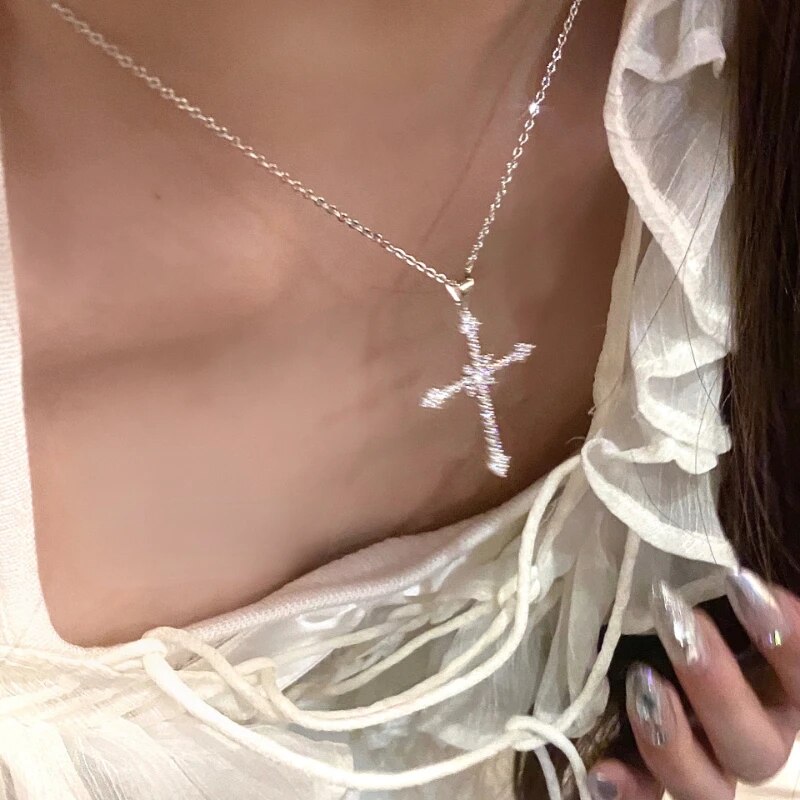 Luxuriöse Kreuz-Halskette mit Zirkon-Kristall-Anhänger | Eleganz & Selbstausdruck