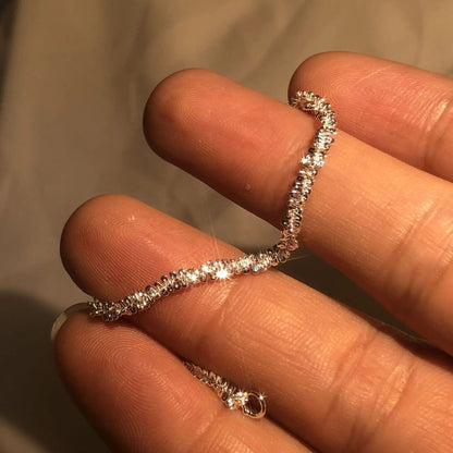 Elegantes, fließendes Armband aus 925er Sterlingsilber – Ein wasserinspiriertes Geschenk
