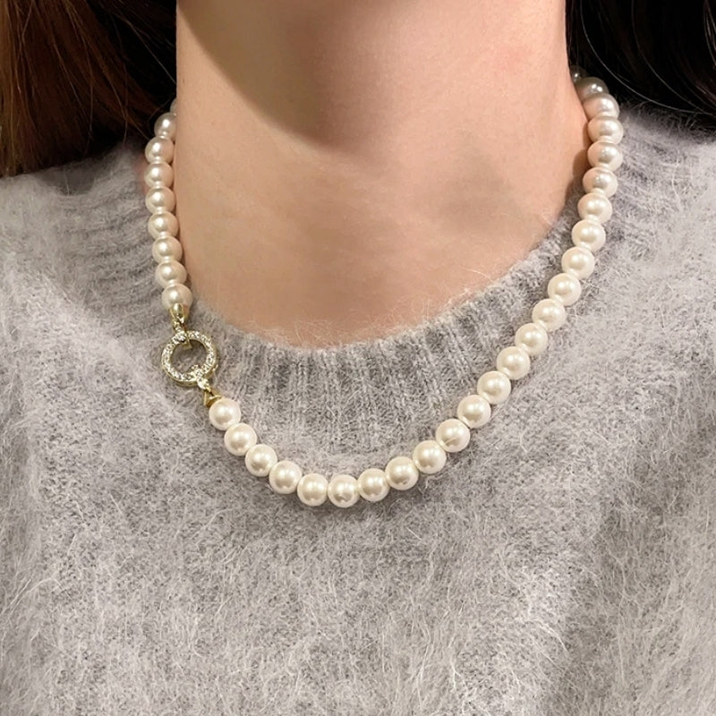 LuxeLust: Elegante Parelketting – Tijdloze Verfijning voor Elke Gelegenheid