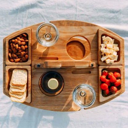 faltbarer Picknicktisch aus Holz – Tragbarer Weintisch für Garten und Outdoor mit Glashalter, 4 Snackfächer und Flaschenhalter