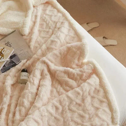 Superweiche Fleece-Kuscheldecke – Ihr Gemütlicher Begleiter für Herbst & Winter auf Sofa & Bett