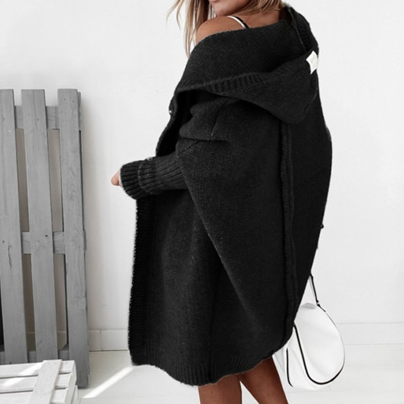 Strickjacke mit Kapuze für Damen – Langer Oversize Cardigan aus Grobstrick für den Winter