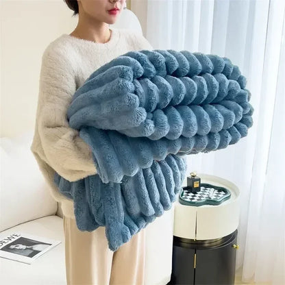 VogueFusion Plüschdecke – Luxuriöser Komfort & ultimative Wärme | Elegante Tagesdecke für Ihr Zuhause