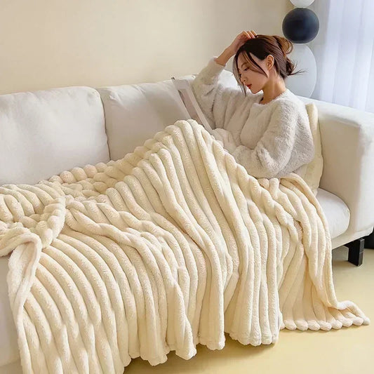 VogueFusion Plüschdecke – Luxuriöser Komfort & ultimative Wärme | Elegante Tagesdecke für Ihr Zuhause