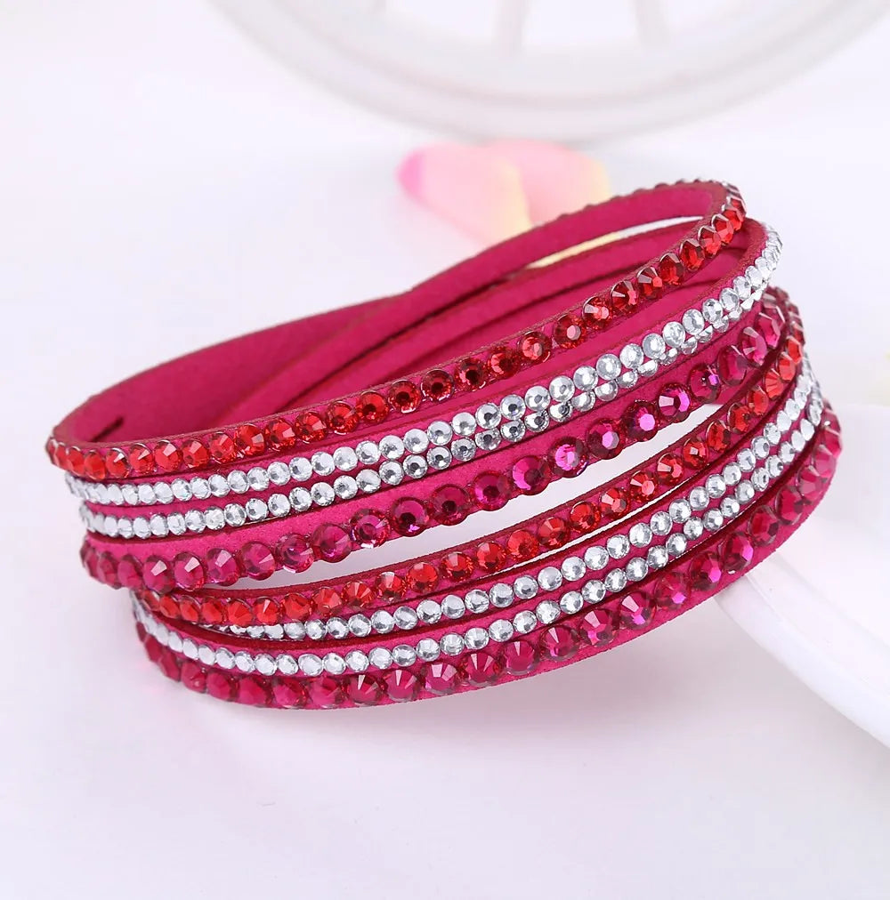 Funkelndes mehrschichtiges Strass-Wickelarmband aus Leder