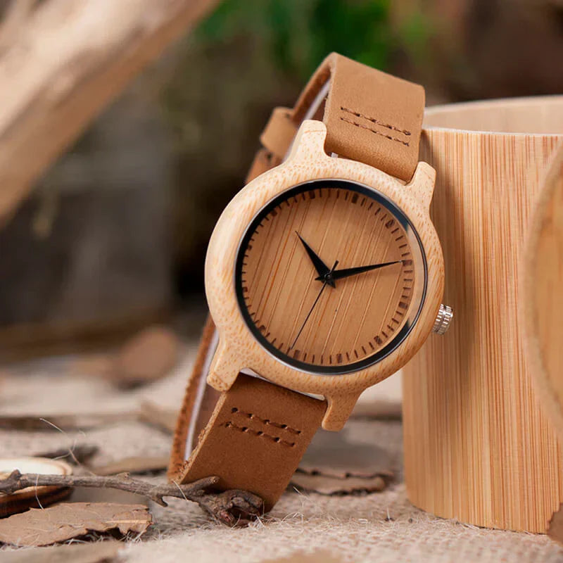 AetherLux - Elegantes Bambus-Holzarmbanduhr mit minimalistischem Design