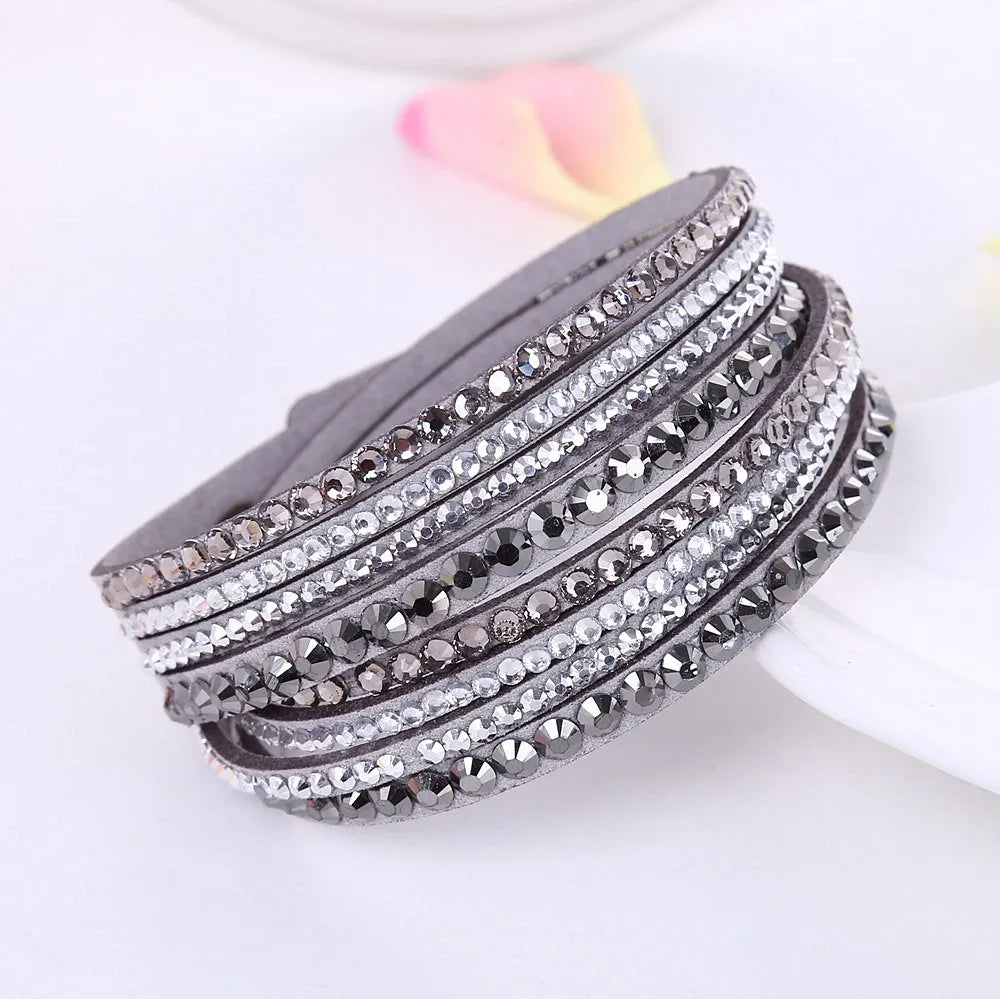 Funkelndes mehrschichtiges Strass-Wickelarmband aus Leder