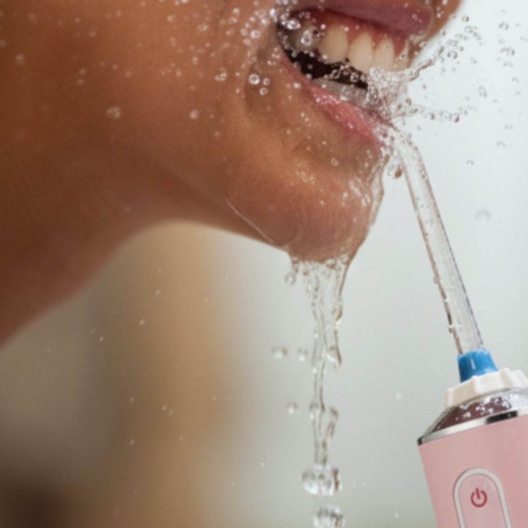 Elektrische Munddusche zur Zahnreinigung & Zahnfleischpflege – Wasser-Flosser gegen Zahnstein, inkl. 4 Düsen