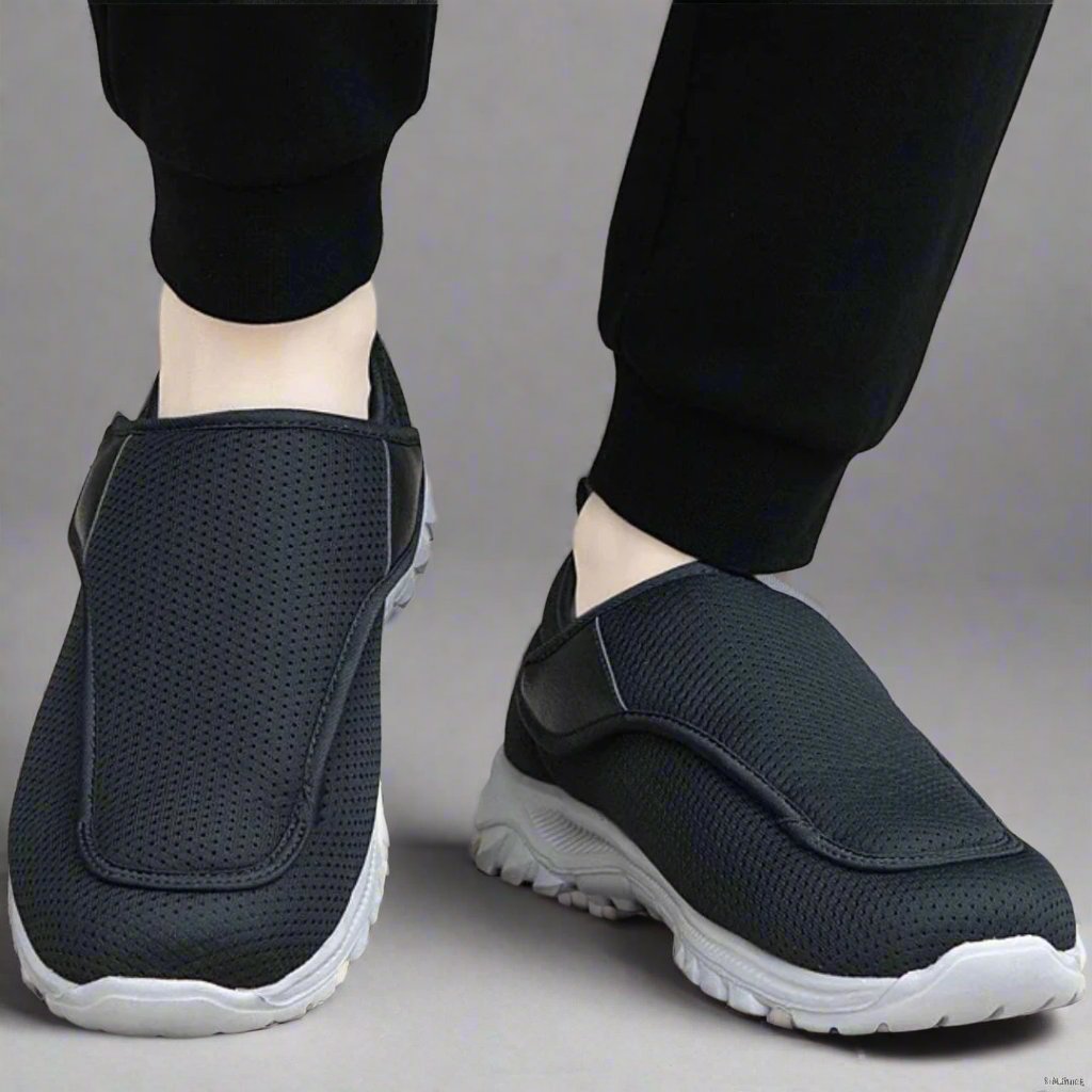 Extra breite Slip-in Damenschuhe mit Klettverschluss für Pflege