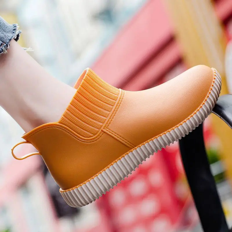 Modische Damen Ankle-Regenstiefel für den Herbst: Wasserdicht & Bequem mit Strick-Bund