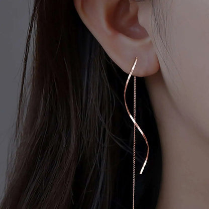 Elegante Lange Wellen-Ohrringe mit Quasten aus 14 Karat Gold und Silber - Einzigartiger geometrischer Schmuck für Damen