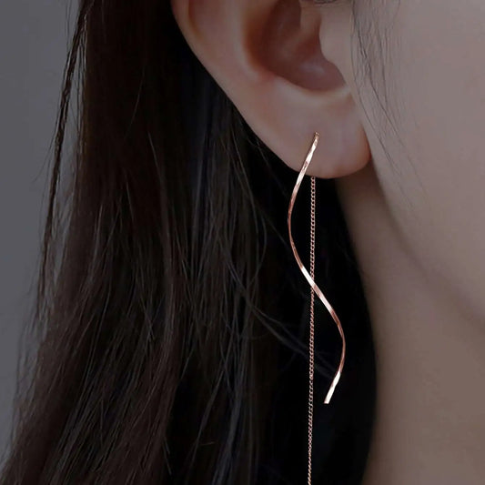 Elegante Lange Wellen-Ohrringe mit Quasten aus 14 Karat Gold und Silber - Einzigartiger geometrischer Schmuck für Damen