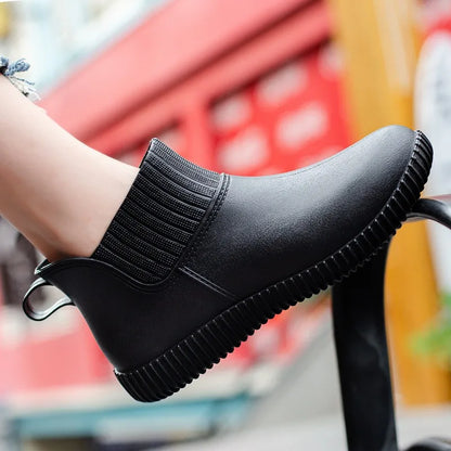 Modische Damen Ankle-Regenstiefel für den Herbst: Wasserdicht & Bequem mit Strick-Bund