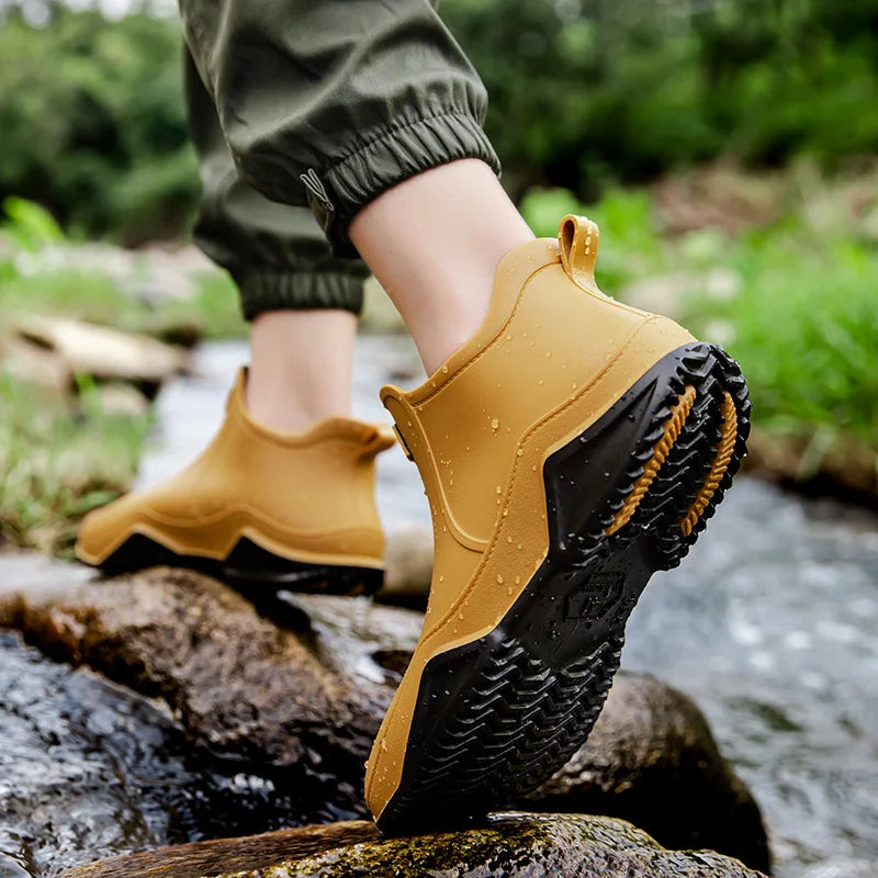 Wasserdichte Damen-Regenstiefel für den Herbst: Stilvolle, halbhohe Gummistiefel mit rutschfester Sohle für optimalen Komfort