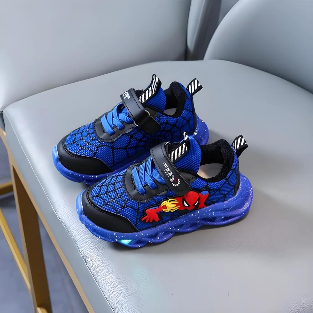 Superheld LED Sneakers für Kinder - Coole Schuhe mit Lichtern