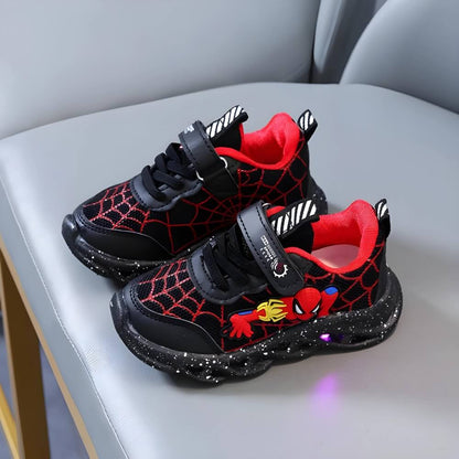 Superheld LED Sneakers für Kinder - Coole Schuhe mit Lichtern