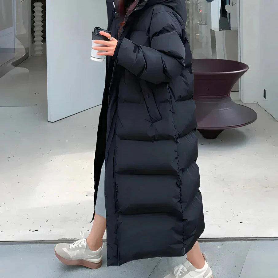 Langer Steppmantel für Damen – Warm gefütterter Oversize Wintermantel mit Kapuze