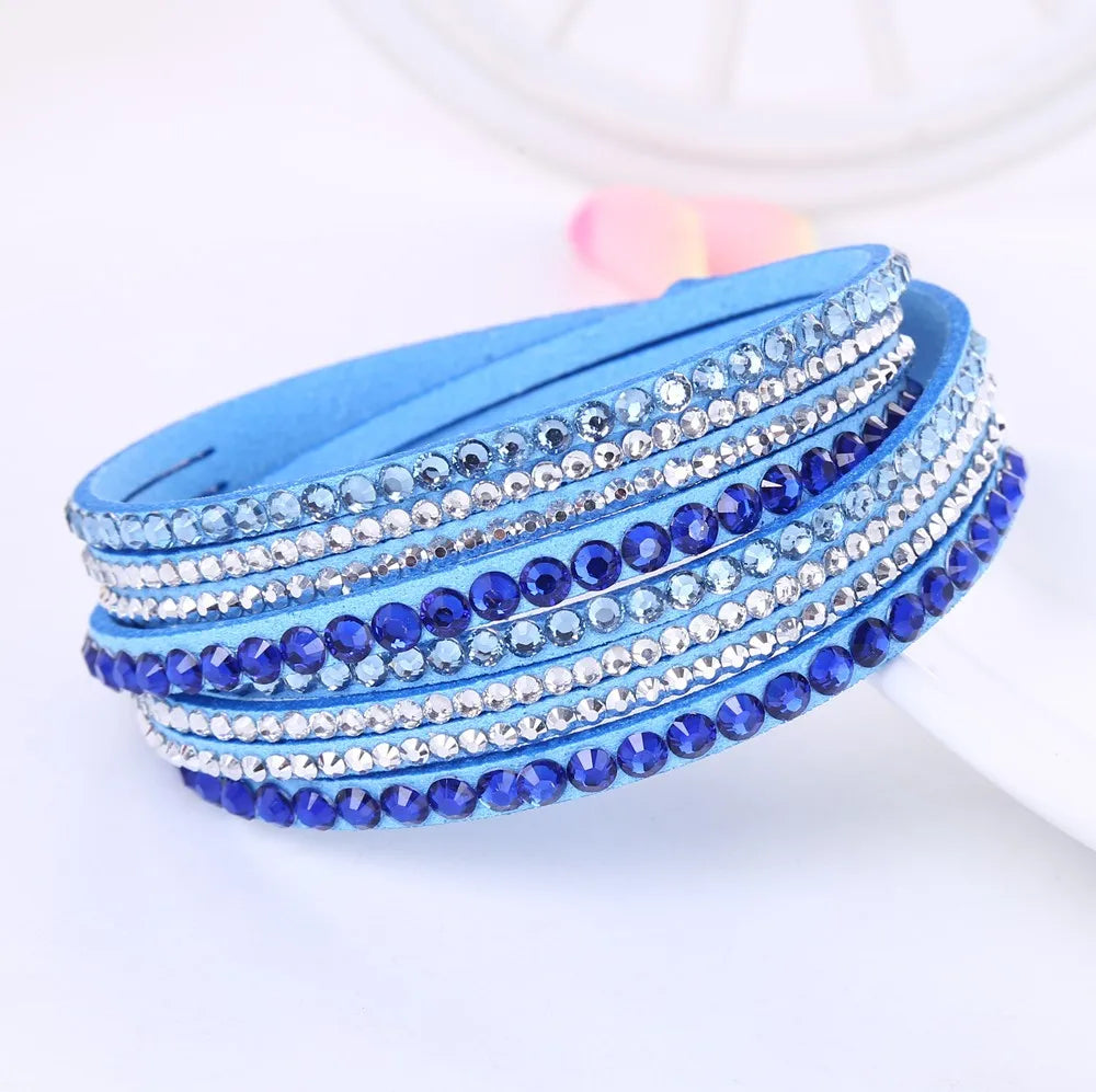 Funkelndes mehrschichtiges Strass-Wickelarmband aus Leder