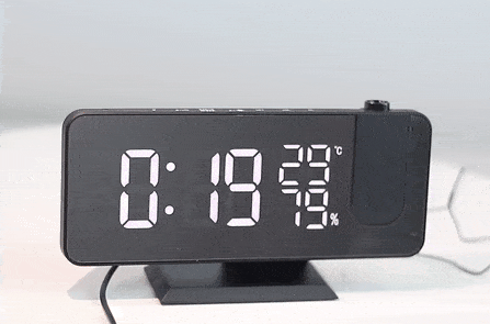 Digitaler LED Projektor Wecker mit Radio: Immer die Zeit im Blick, Raumklima im Griff – Perfekt für jeden Morgen