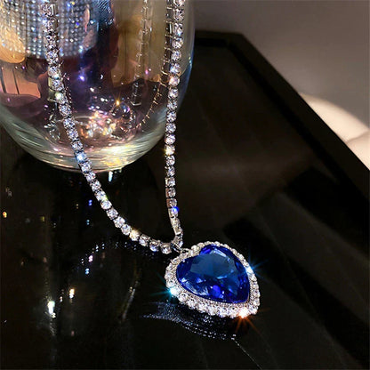 Elegante Blaue Kristall Herz Halskette - Symbol für Liebe und Stil