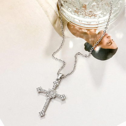 Luxuriöse Kreuz-Halskette mit Zirkon-Kristall-Anhänger | Eleganz & Selbstausdruck