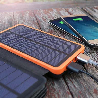 PowerFold Solar-Powerbank: Tragbar, faltbar & wasserdicht für unbegrenzte Energie unterwegs