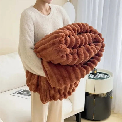 CosmoNest "Cloud Nine" Luxuriöse Kuscheldecke - Seidig Weich und Atmungsaktiv für Jede Jahreszeit