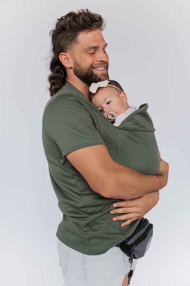 SnugPouch: Bequemer & Stylischer Babytrage-T-Shirt Hybrid für Eltern